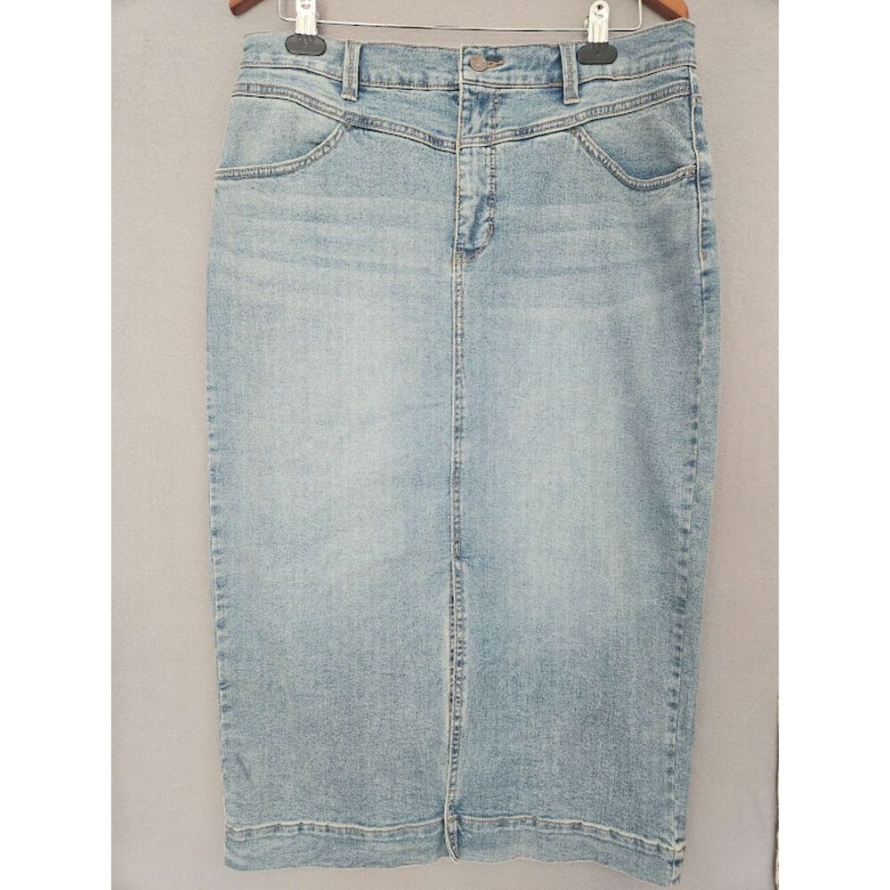 Gloria Vanderbilt Denim Skirt, size 12
